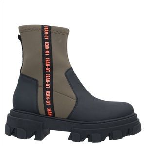 Ankle Boots by Jeannot